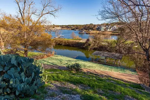 1007 Laguna Vista Ct, Granbury, TX 76048