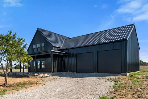 1053 Bluff Creek Dr, Strawn, TX 76475