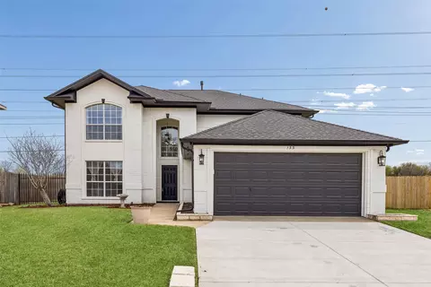 133 Hanover St, Grand Prairie, TX 75052