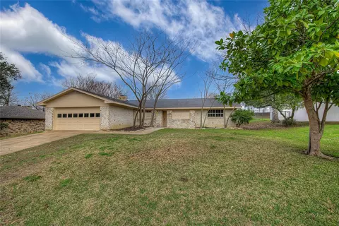 1218 Northwood Dr, Commerce, TX 75428