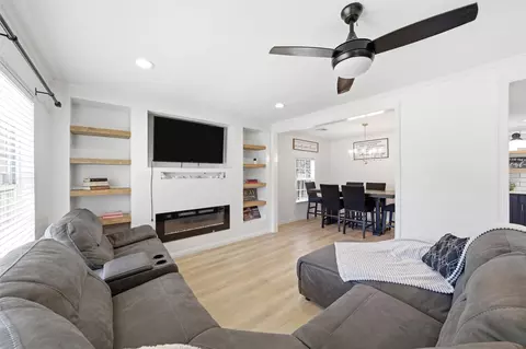 Living - 1901 N 7th St, Waco, TX 76708 photo 1 of 2