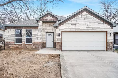407 E Willingham St, Cleburne, TX 76031