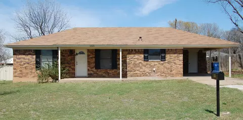 1325 2nd St, Graham, TX 76450