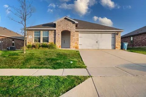 606 Chuck Wagon Dr, Royse City, TX 75189