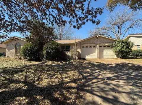 704 Meadowlark Cir, Crowley, TX 76036