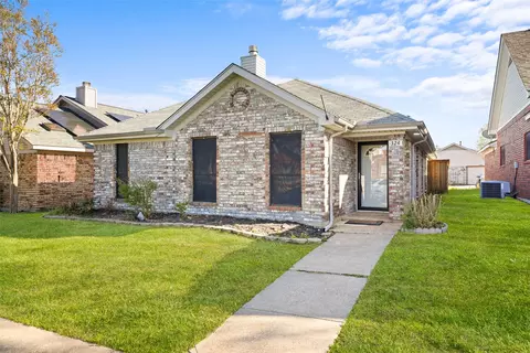 324 Conger Dr, Mesquite, TX 75149