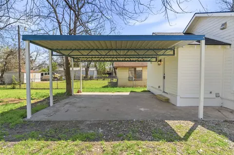 Exterior - 815 Garrison St, Waco, TX 76704 photo 6 of 9