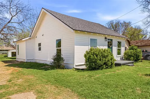 Exterior - 815 Garrison St, Waco, TX 76704 photo 5 of 9