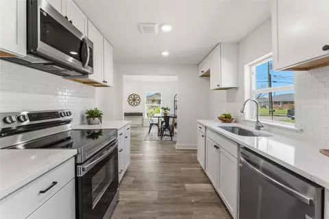 Kitchen - 815 Garrison St, Waco, TX 76704 photo 4 of 5