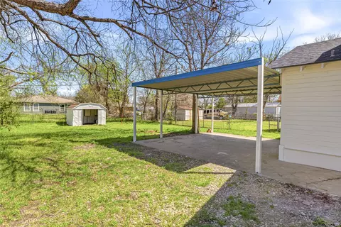 Exterior - 815 Garrison St, Waco, TX 76704 photo 4 of 9