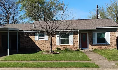 6307 S Solona Cir S, Haltom City, TX 76117