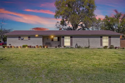 1901 College St, Sulphur Springs, TX 75482