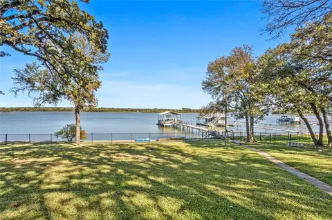 916 Kimbrough Rd, Azle, TX 76020