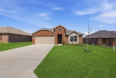 13504 Gunsmoke Ln, Cresson, TX 76035