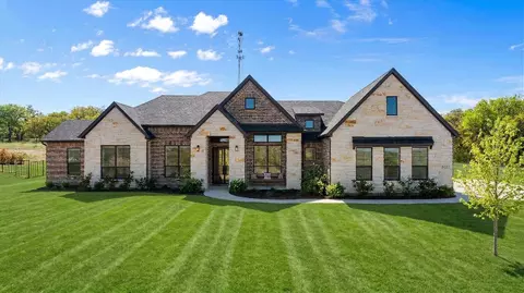 8011 Brownie Luker Blvd, Granbury, TX 76048