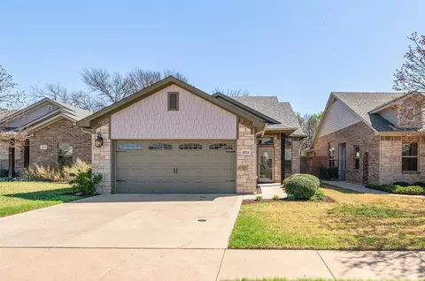 2214 Cobblestone Ct, Granbury, TX 76049