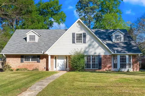 513 Dunmoreland Dr, Shreveport, LA 71106