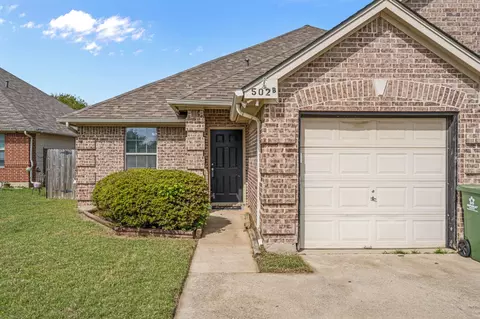 502 S Main St #B, Aubrey, TX 76227