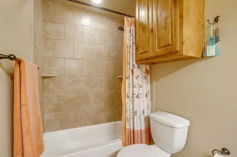Bath - 515 Morrow Rd, Springtown, TX 76082 photo 5 of 6