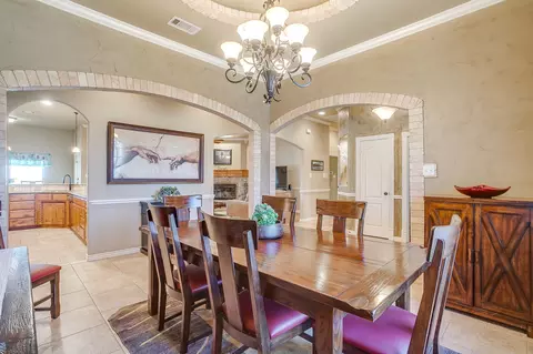 Dining - 515 Morrow Rd, Springtown, TX 76082 photo 1 of 2