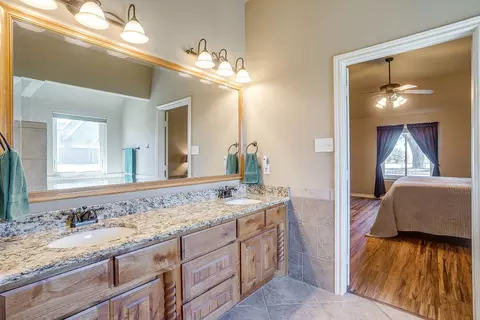 Bath - 515 Morrow Rd, Springtown, TX 76082 photo 2 of 6