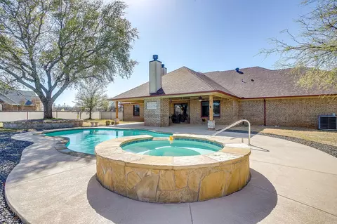 Exterior - 515 Morrow Rd, Springtown, TX 76082 photo 9 of 11