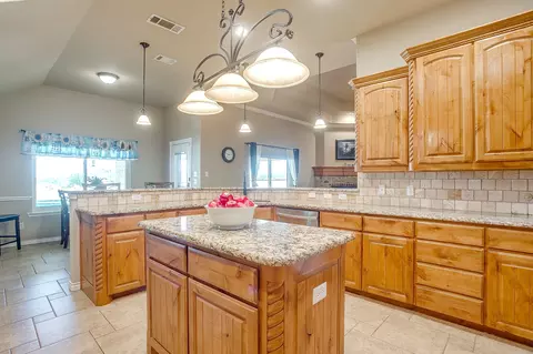 Kitchen - 515 Morrow Rd, Springtown, TX 76082 photo 4 of 4