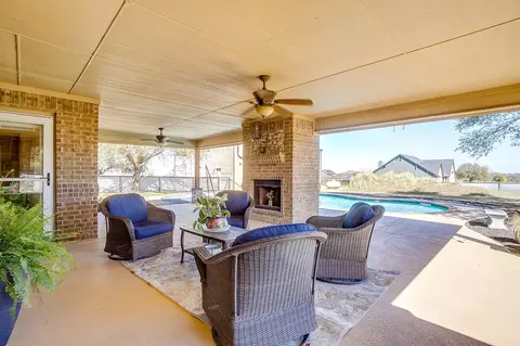 Exterior - 515 Morrow Rd, Springtown, TX 76082 photo 5 of 11