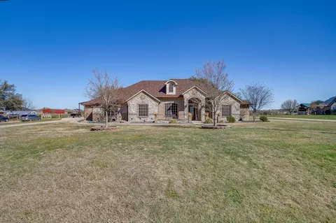 Exterior - 515 Morrow Rd, Springtown, TX 76082 photo 3 of 11