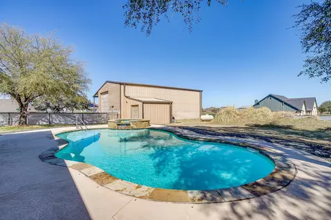 Exterior - 515 Morrow Rd, Springtown, TX 76082 photo 8 of 11