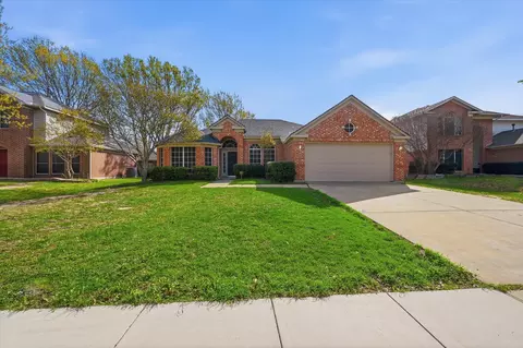 4426 Hanover St, Grand Prairie, TX 75052