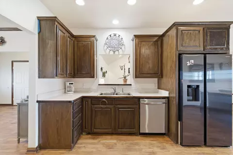 Kitchen - 301 Rhoades Ln, Springtown, TX 76082 photo 4 of 4