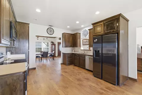 Kitchen - 301 Rhoades Ln, Springtown, TX 76082 photo 2 of 4