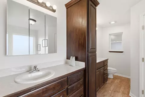 Bath - 301 Rhoades Ln, Springtown, TX 76082 photo 1 of 6