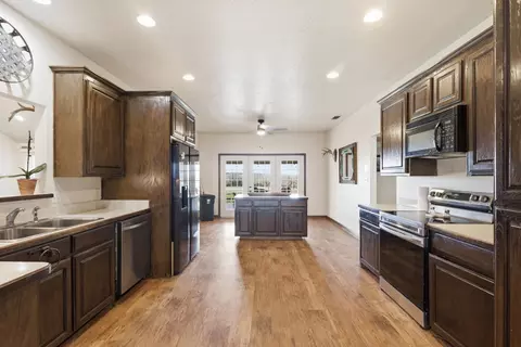 Kitchen - 301 Rhoades Ln, Springtown, TX 76082 photo 1 of 4