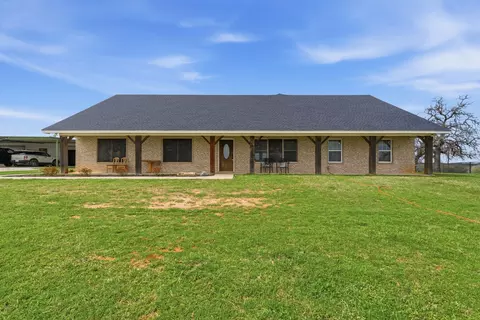 301 Rhoades Ln, Springtown, TX 76082