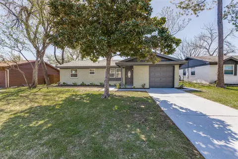 2950 Windmill Ln, Farmers Branch, TX 75234