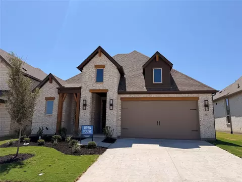 16508 Petal Dr, Fort Worth, TX 76247