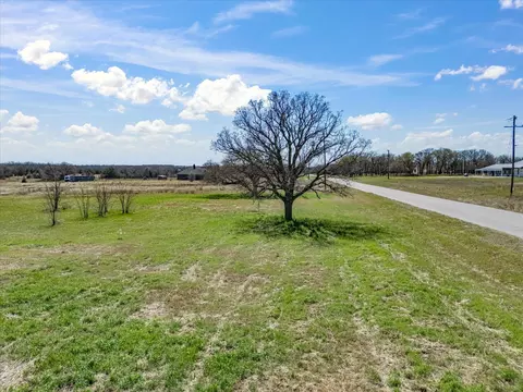 160 Rolling Hills Blvd, Alvord, TX 76225