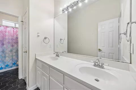Bath - 403 Hideaway Ct, Euless, TX 76039 photo 1 of 3