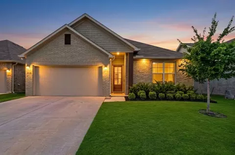 2616 Donella Dr, Denton, TX 76207