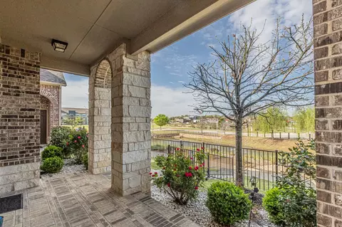 304 Adam Way, Euless, TX 76040 photo 4