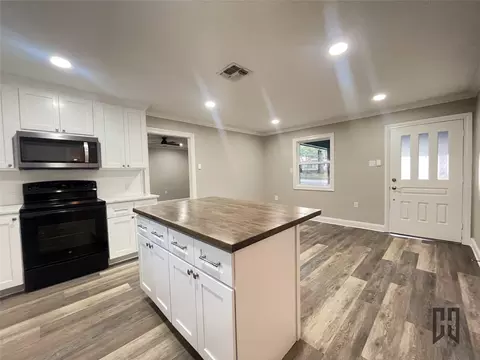 Kitchen - 183 Beech Springs Rd, Minden, LA 71055 photo 2 of 3