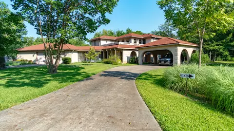 408 Rainey St, Bonham, TX 75418