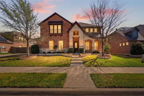 110 Sweetleaf Dr, Red Oak, TX 75154