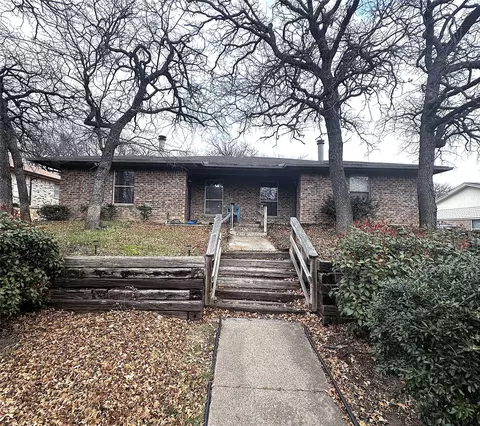 7508 7510 Hanover Ln, North Richland Hills, TX 76180