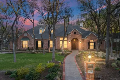 2021 Rockbridge Rd, Mcgregor, TX 76657