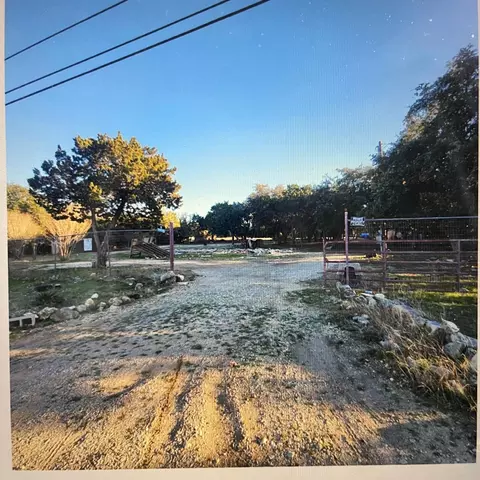 829 Tejas Trl, Bandera, TX 78003