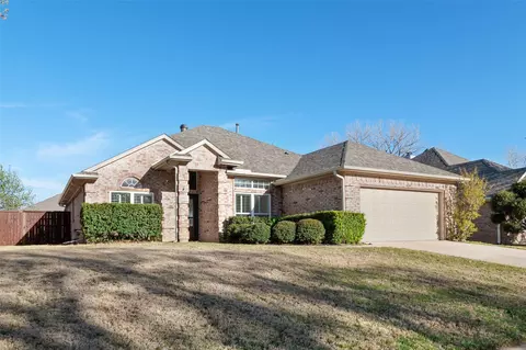 2914 Custer Dr, Corinth, TX 76210