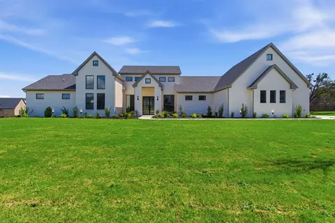 5825 Grey Wolf Ct, Fort Worth, TX 76140